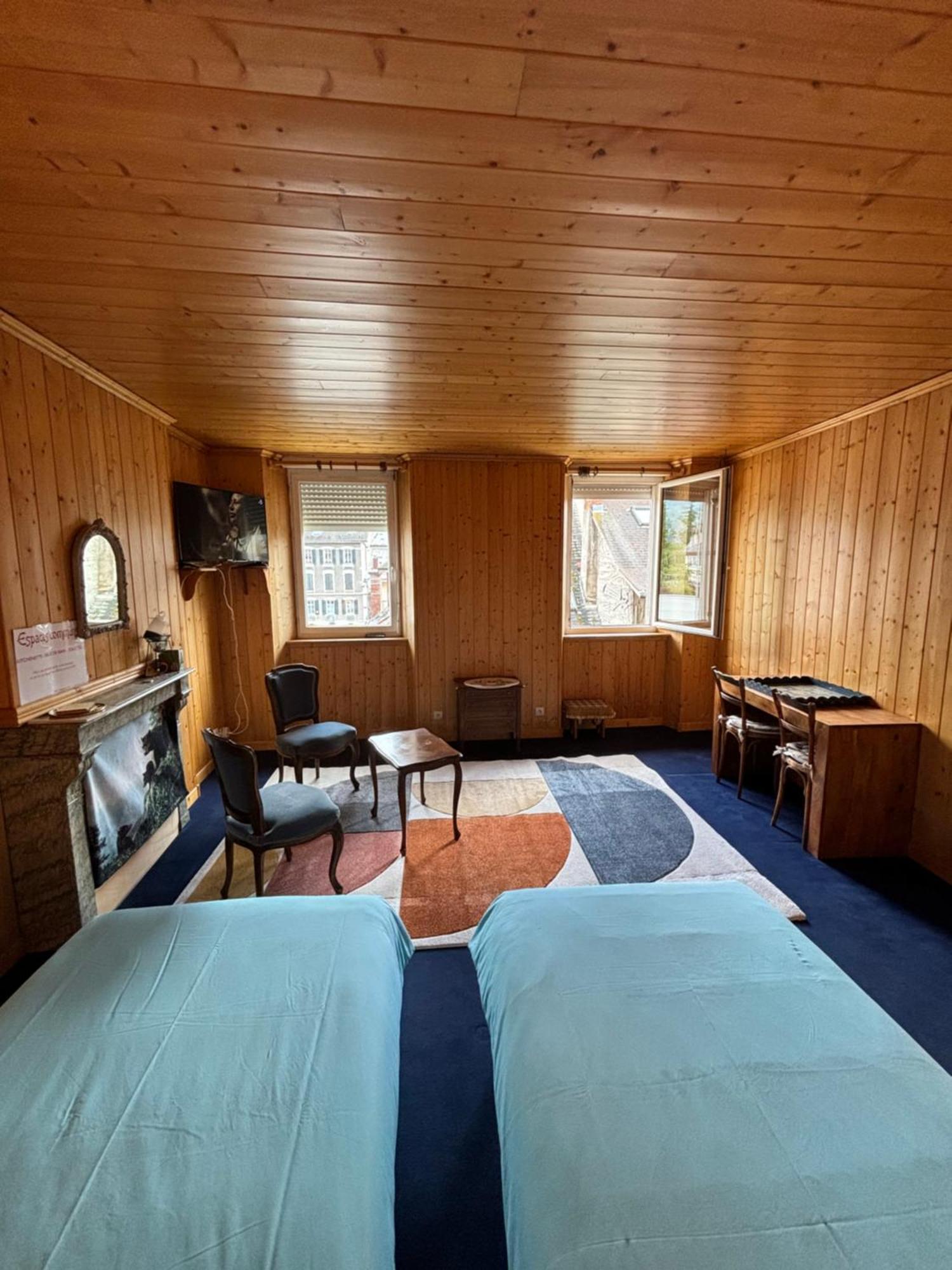 Chez Lizon Hostel Барселонет Екстериор снимка